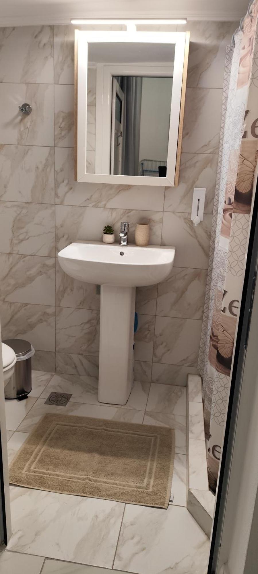 Dimitris Spacious Renovated Apartamento